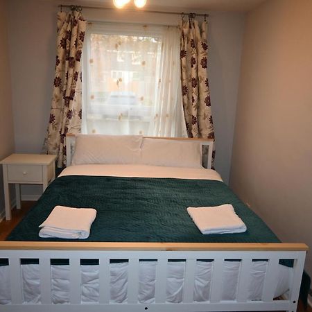 Central And Quiet Flat In London! Close To Station Exterior foto